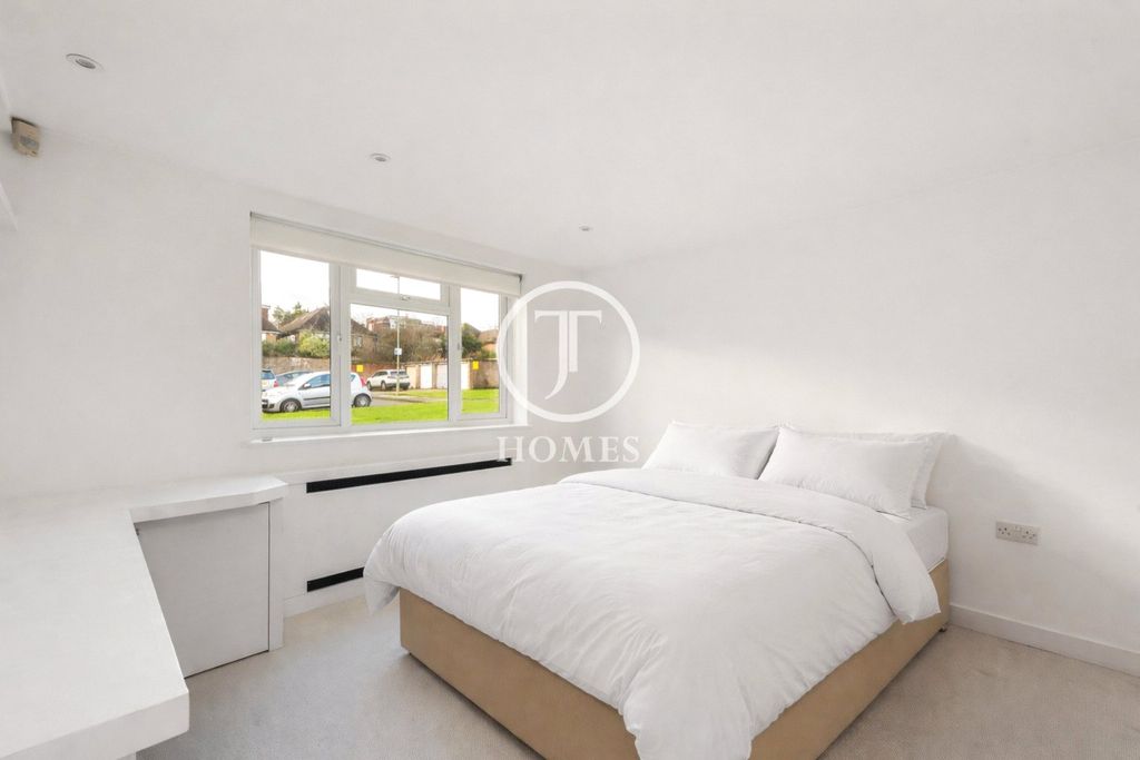 Property photo 3 of 10 Picture No. 09