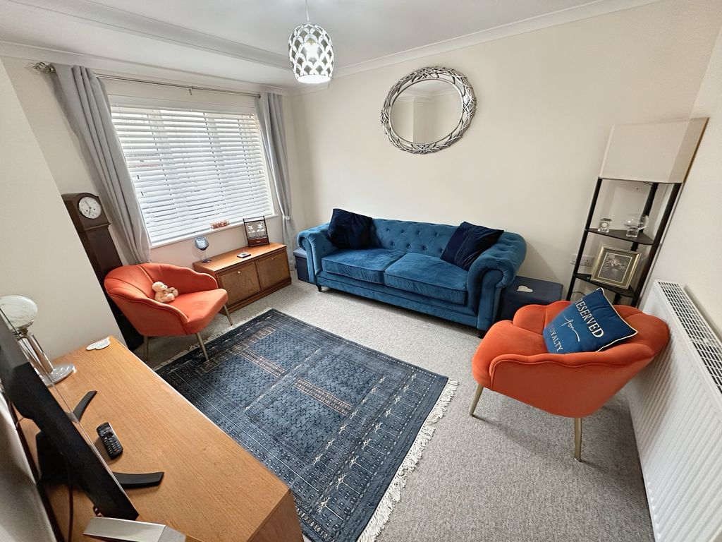 Property photo 2 of 19 Living Room