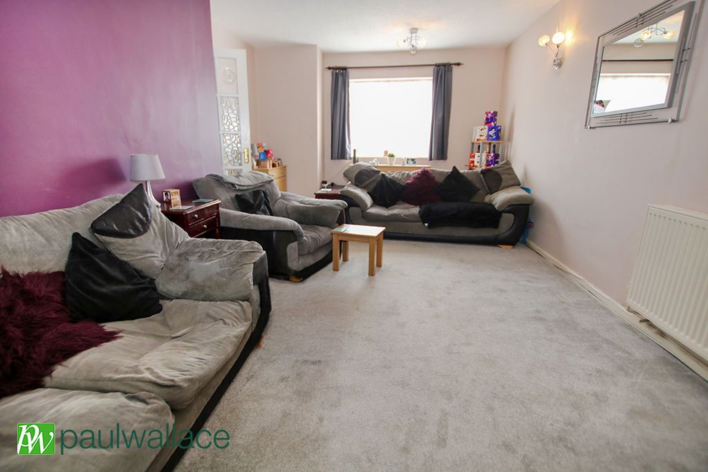 Property photo 2 of 12 Lounge