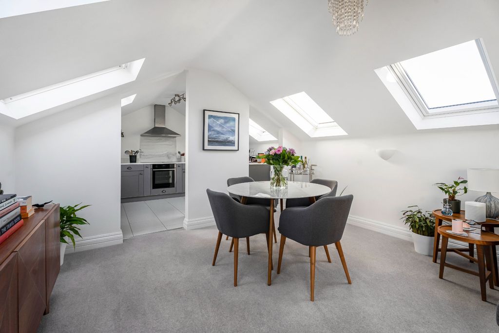 Property photo 3 of 13 Photo 14