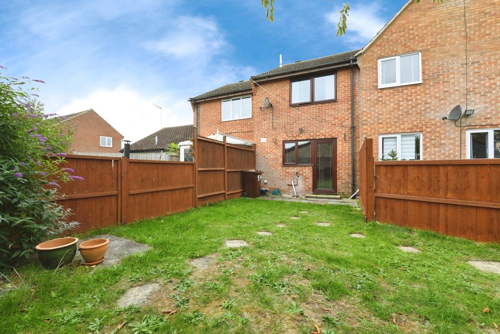 Property photo 2 of 16 Garden