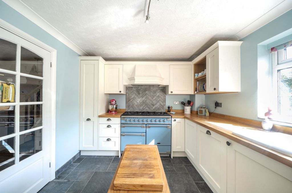 Property photo 3 of 18 1450035-20-69F11B...
