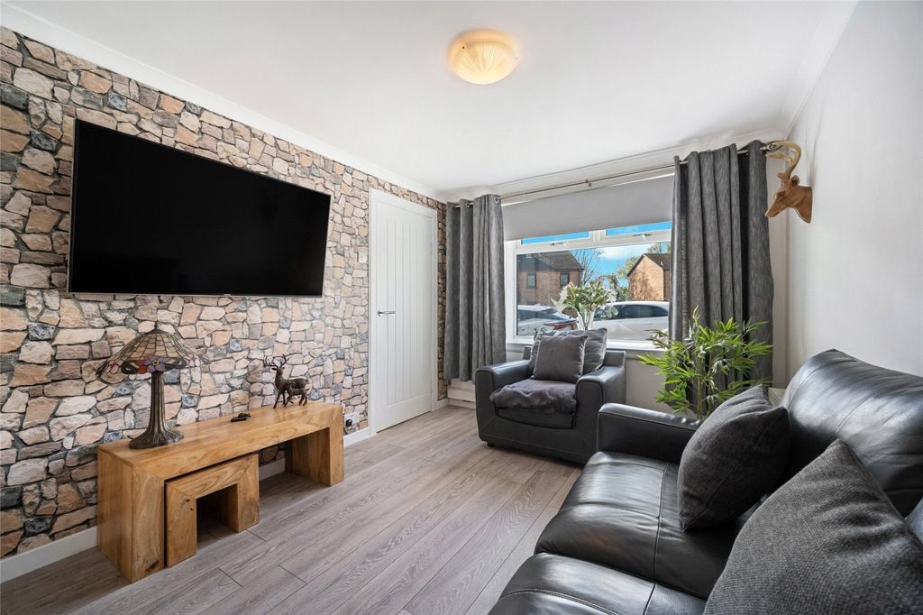 Property photo 3 of 22 Picture No. 04