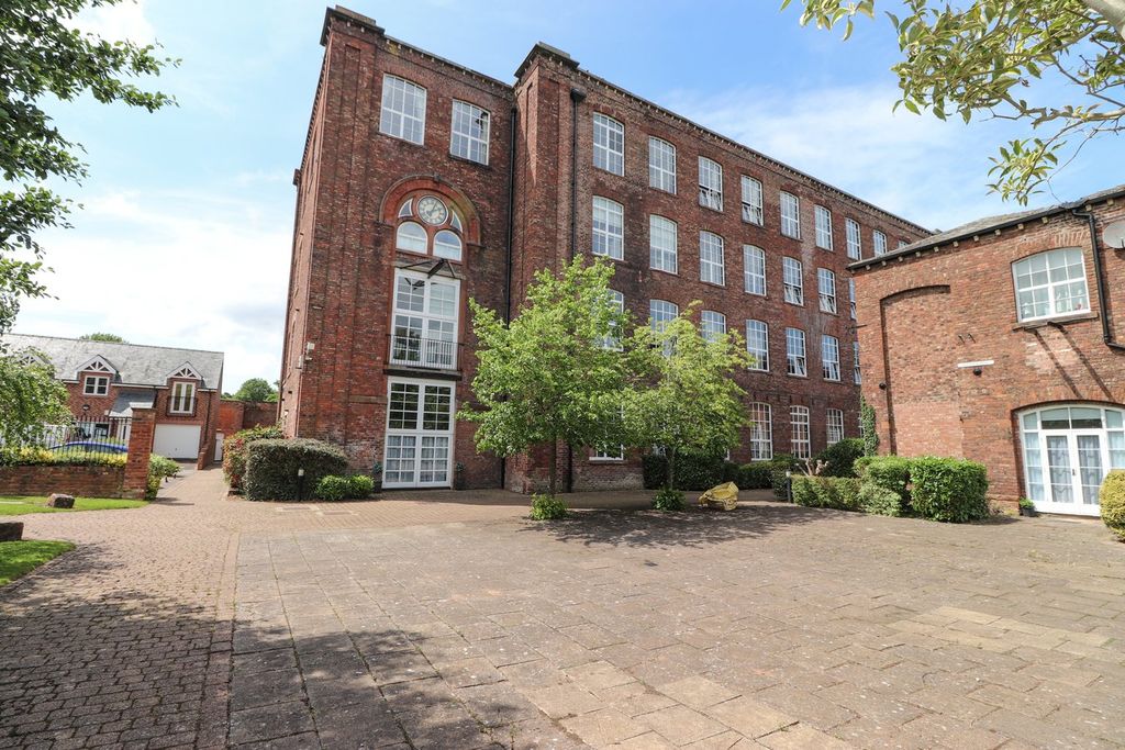 Property photo 1 of 11 Higginson Mill