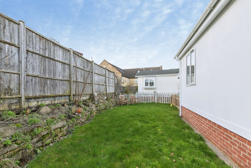 Property photo 2 of 18