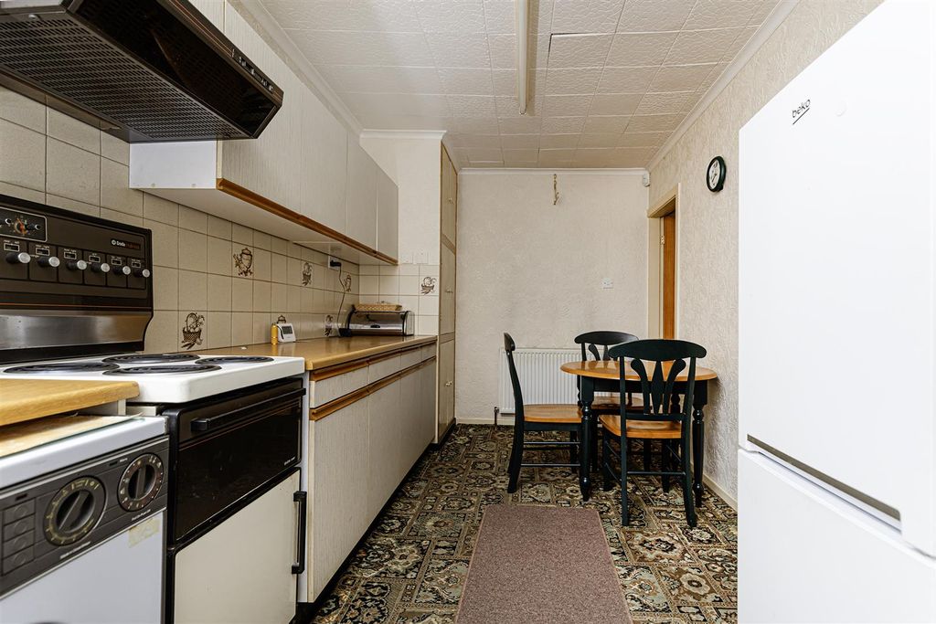 Property photo 3 of 26 Kitchen