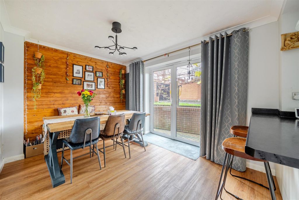 Property photo 3 of 23 1381544-20-691335164Ff77.Jpg