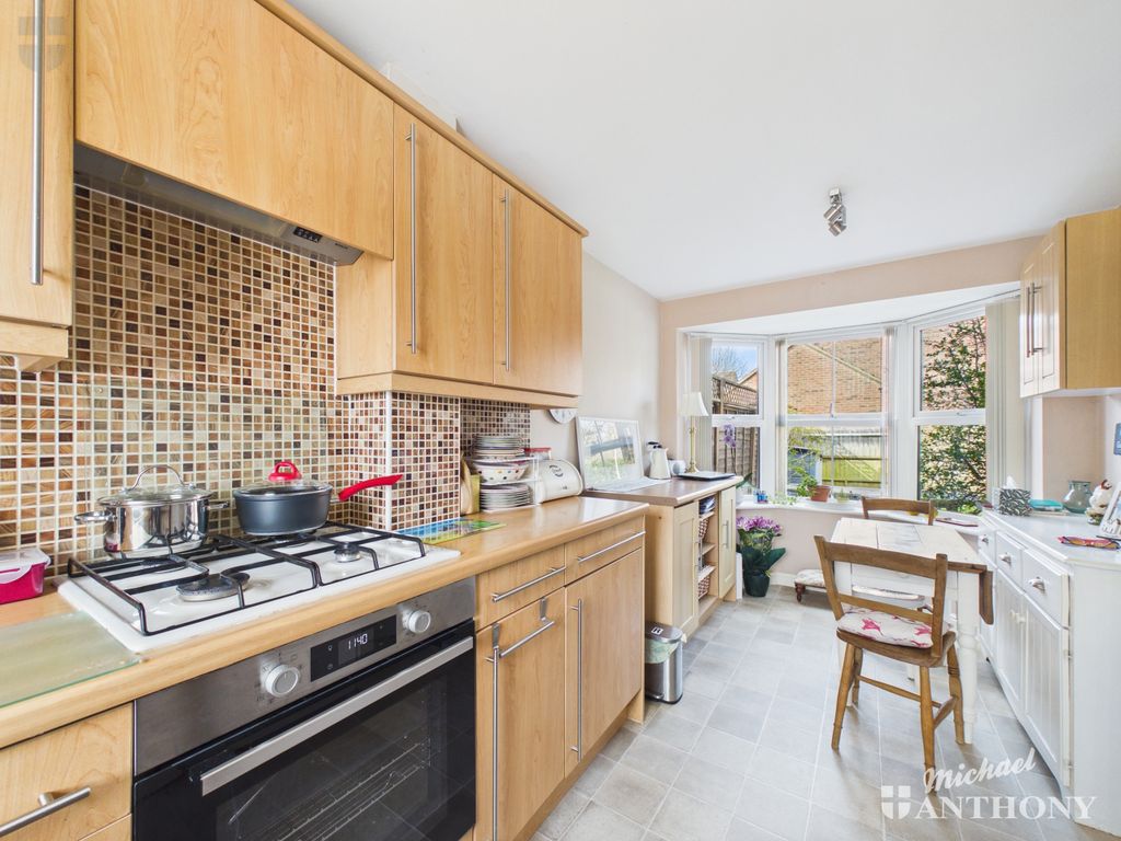 Property photo 3 of 15 Cam03218G0-Pr0944-Still010