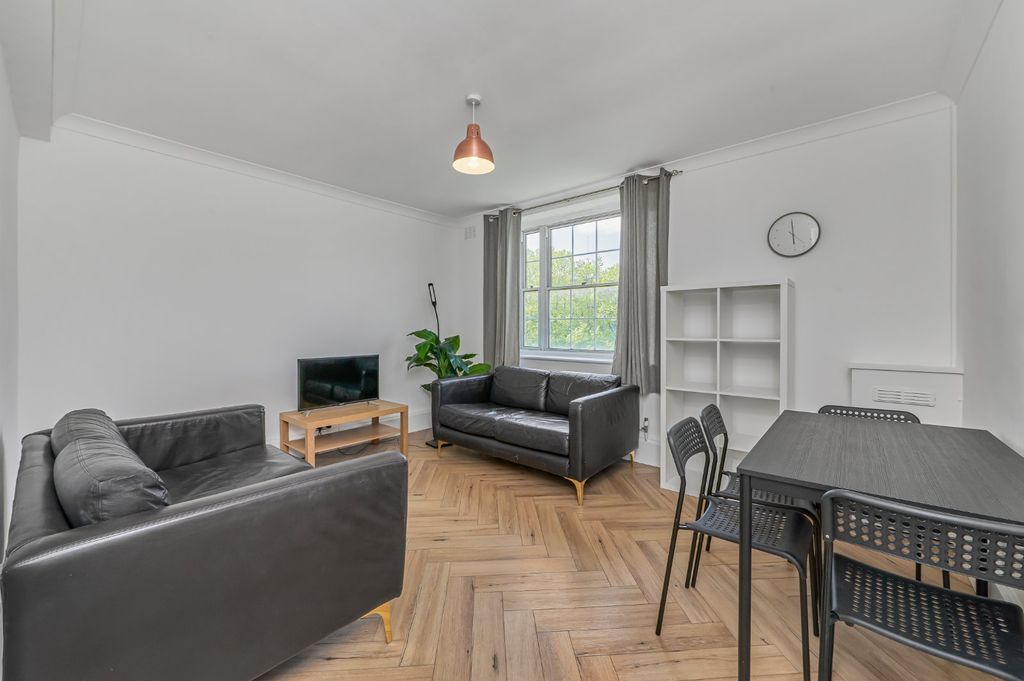 Property photo 1 of 20 Picture No. 02