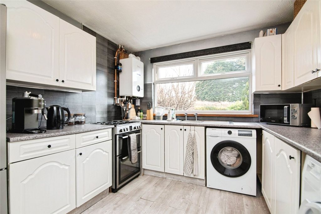 Property photo 3 of 21 Picture No. 12