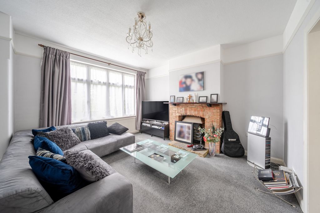 Property photo 2 of 12