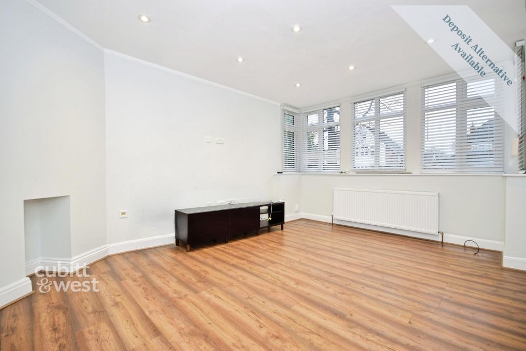 Property photo 3 of 16 Living Room