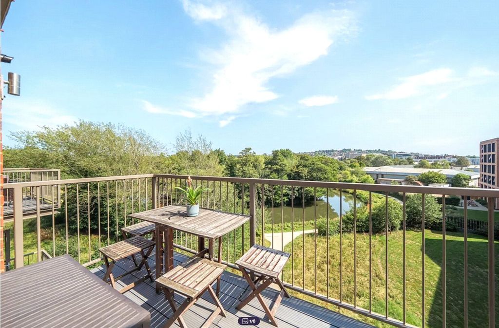 Property photo 3 of 8 Balcony