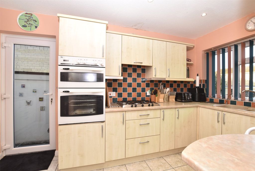 Property photo 3 of 15 Picture No. 11