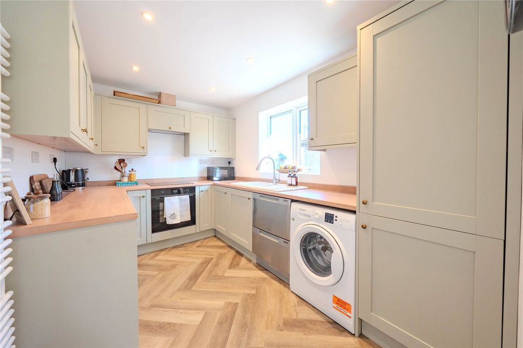 Property photo 2 of 15 Picture No. 14