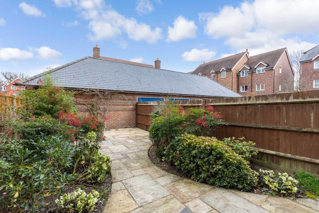 Property photo 2 of 22