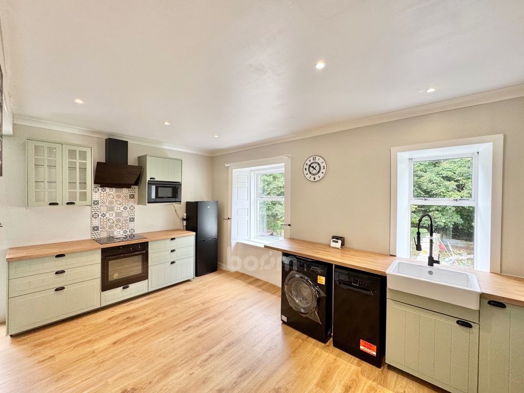 Property photo 3 of 33 Img_5907