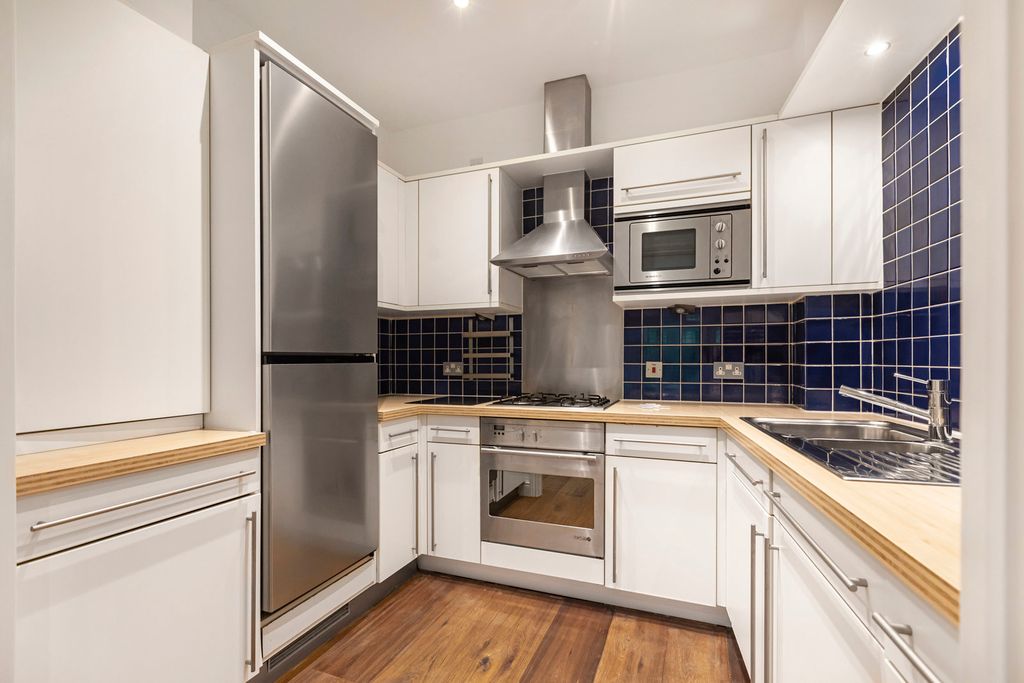 Property photo 3 of 22 Kitchen