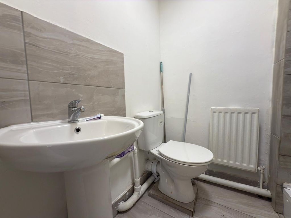 Property photo 3 of 3