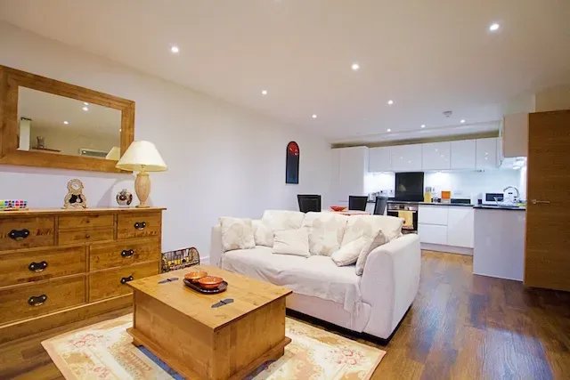 Property photo 1 of 6