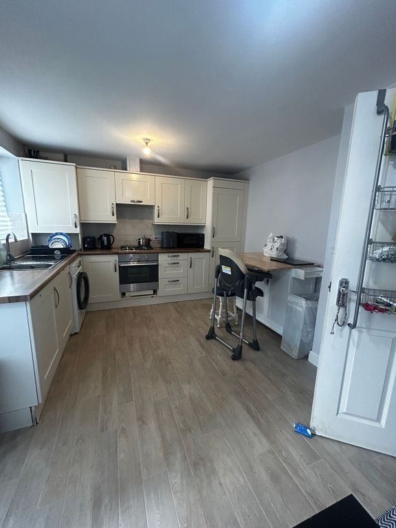 Property photo 3 of 23