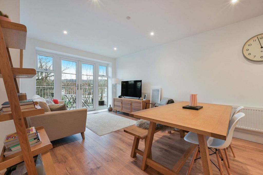 Property photo 2 of 19