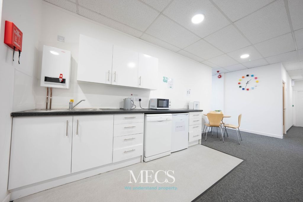 Property photo 2 of 10 4005932