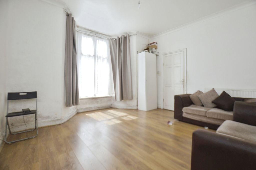 Property photo 3 of 16 Pbox-Img.Jpg