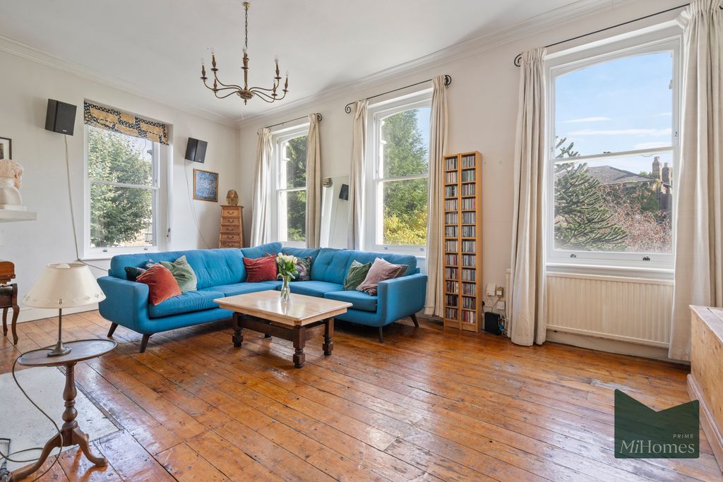 Property photo 2 of 40