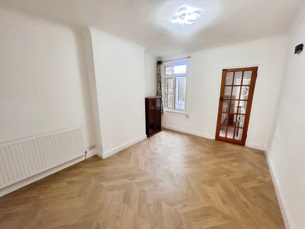 Property photo 3 of 15 Pbox-Img.Jpg