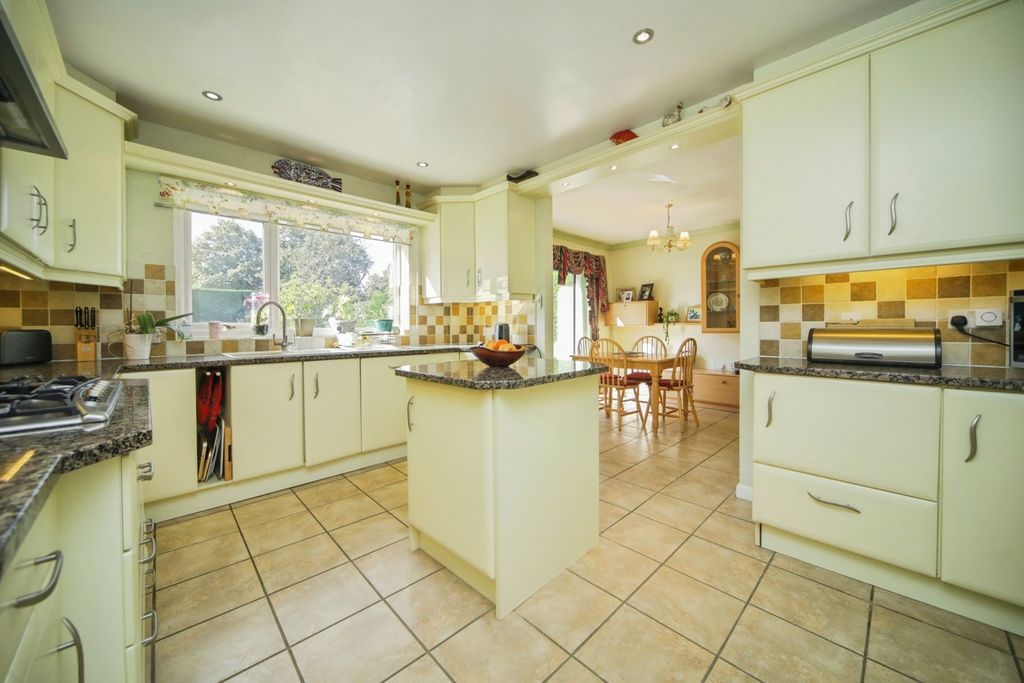 Property photo 3 of 22 Pbox-Img.Jpg