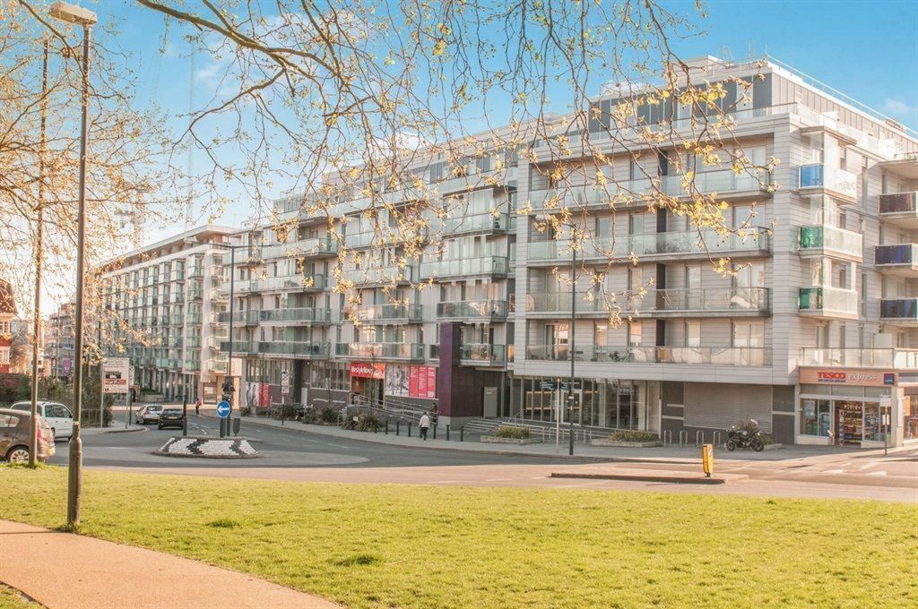 Property photo 1 of 2