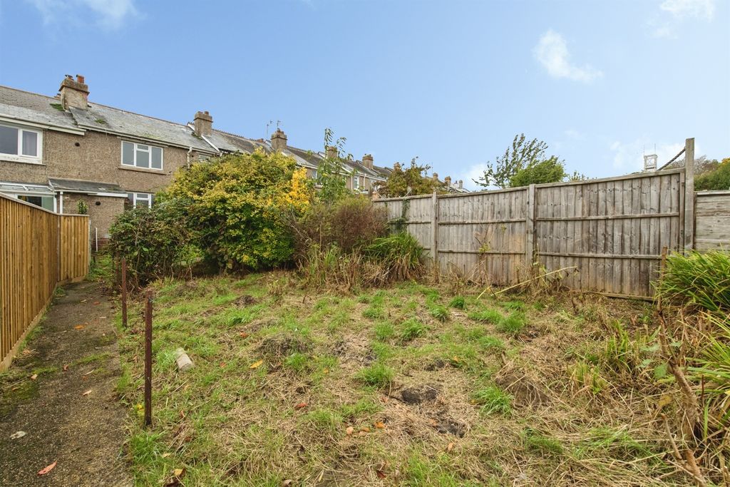 Property photo 2 of 11
