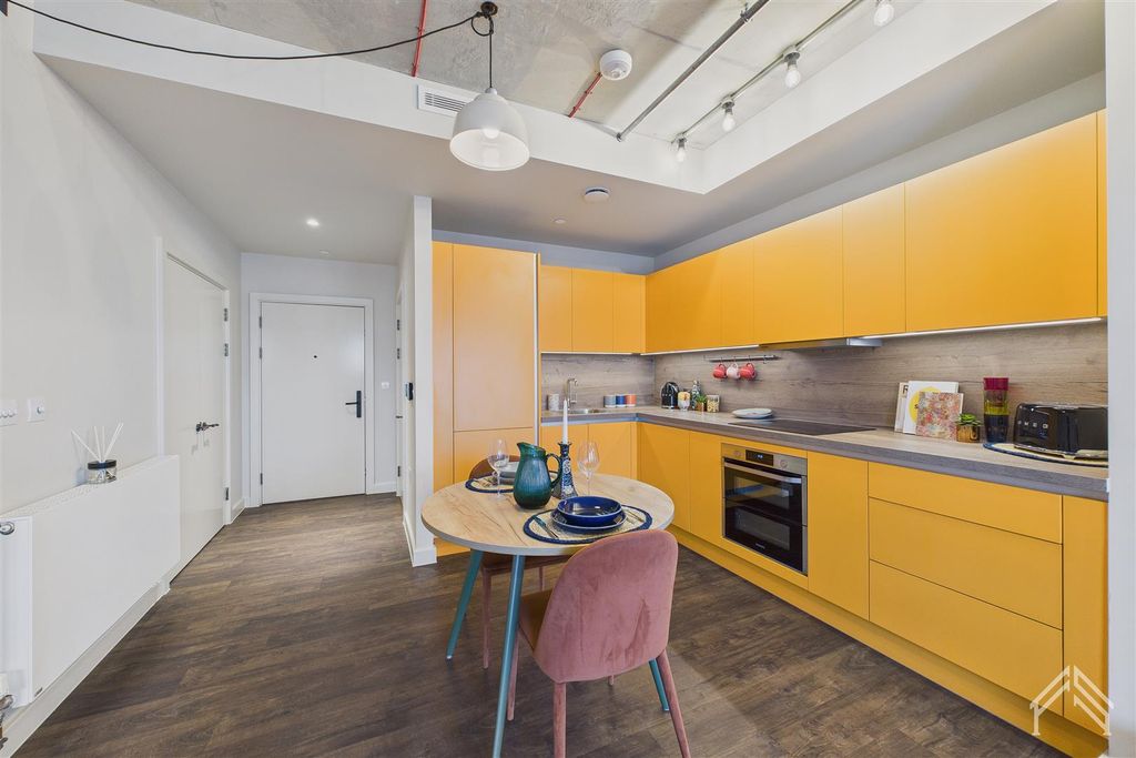 Property photo 3 of 8 Cam02700G0-Pr0424-Still002.Jpg