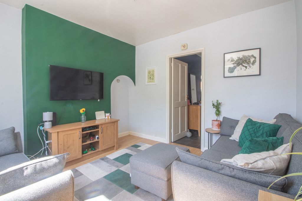 Property photo 2 of 12 Denacre-05