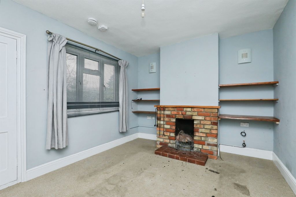 Property photo 3 of 17
