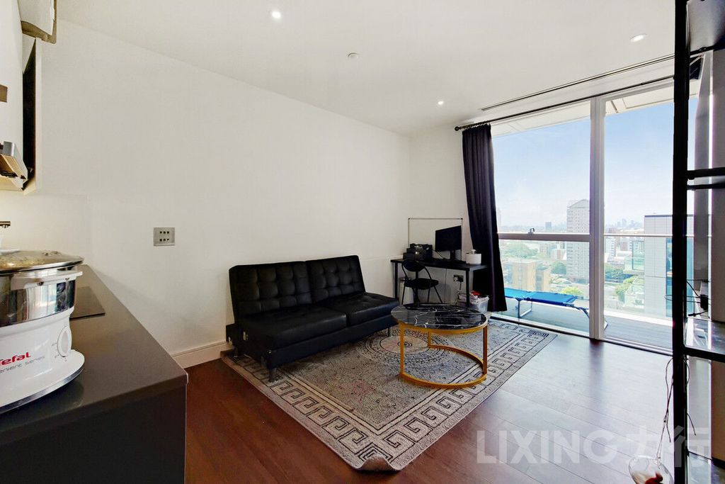 Property photo 2 of 11