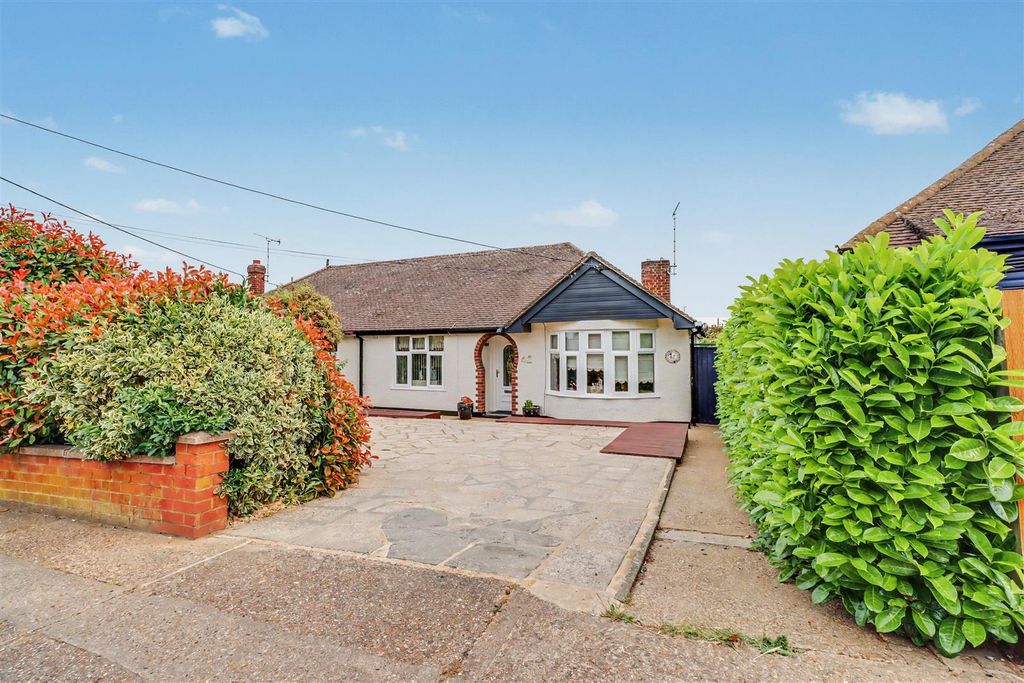 Property photo 1 of 15 42 Castledon Road-16.Jpg