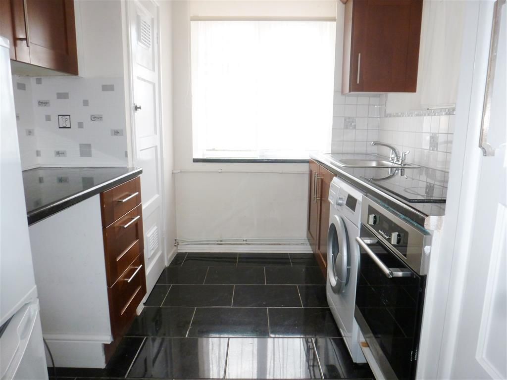 Property photo 2 of 9 Kitchen