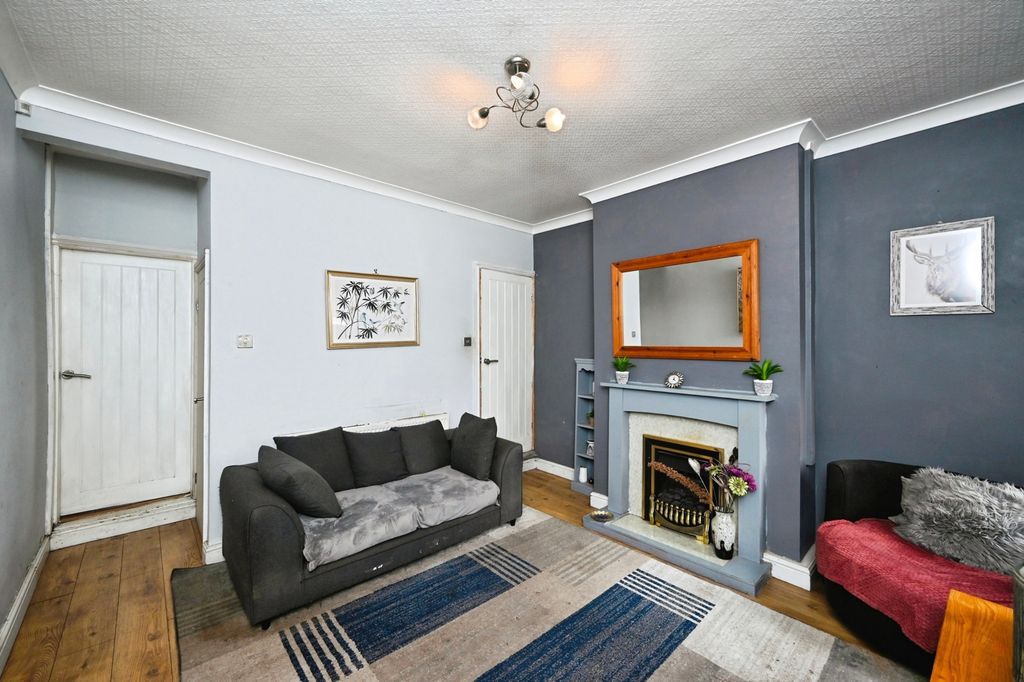 Property photo 3 of 16 Dining Room