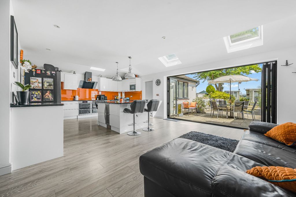 Property photo 2 of 29 2922892