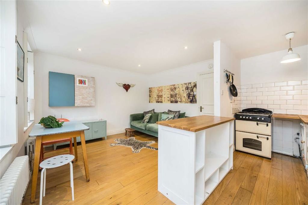 Property photo 3 of 11