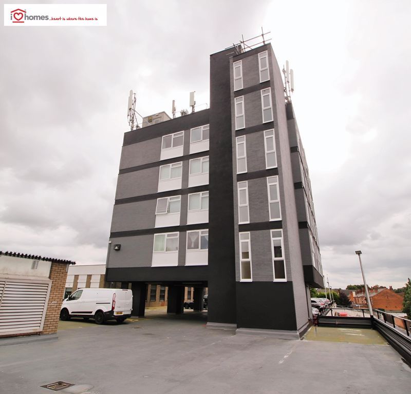 Property photo 1 of 6 Photo 5