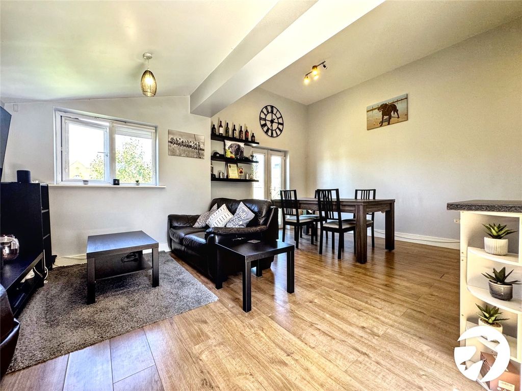 Property photo 2 of 13 Lounge/Diner