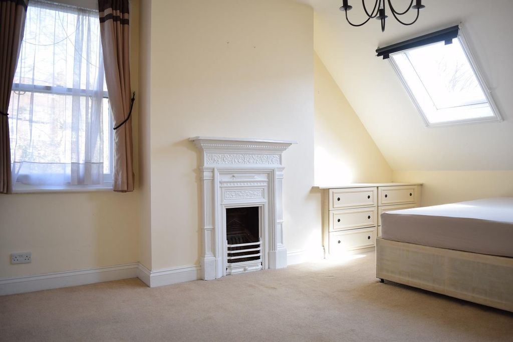 Property photo 1 of 10 Bedroom 1.Jpg