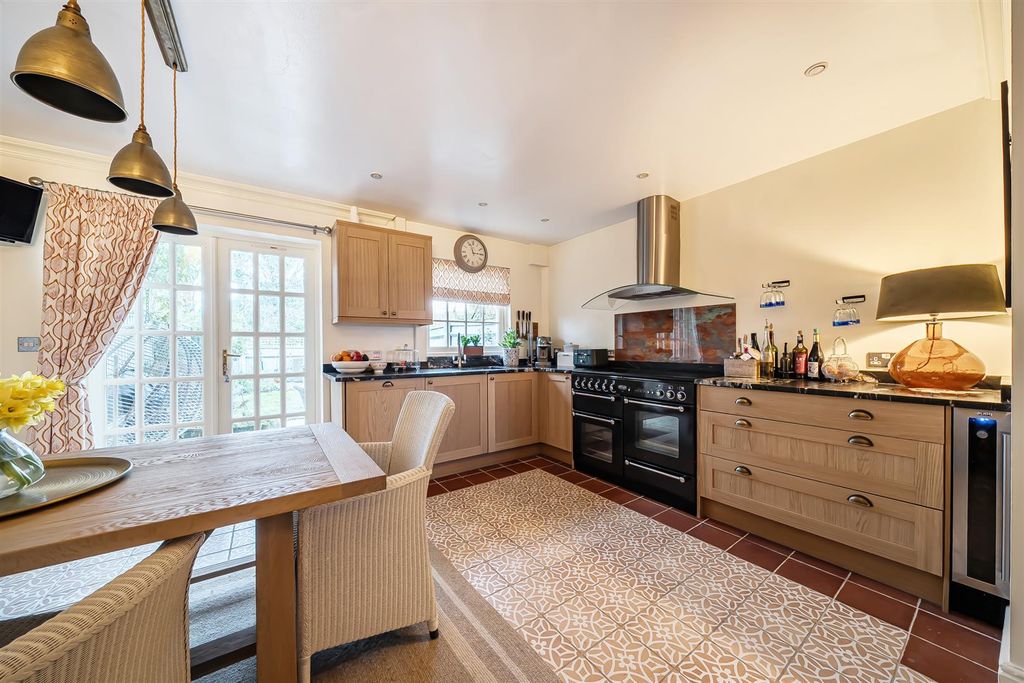 Property photo 2 of 28 1398220-5-69650F6A9c52c.Jpg