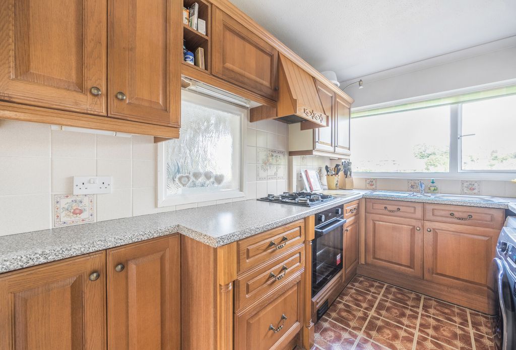 Property photo 2 of 20 1295655-22-682ee8...