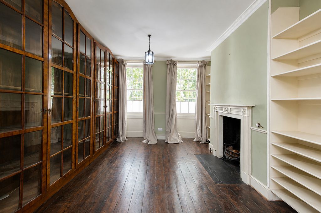 Property photo 2 of 18 Addison Bridge Place-3777.Jpg