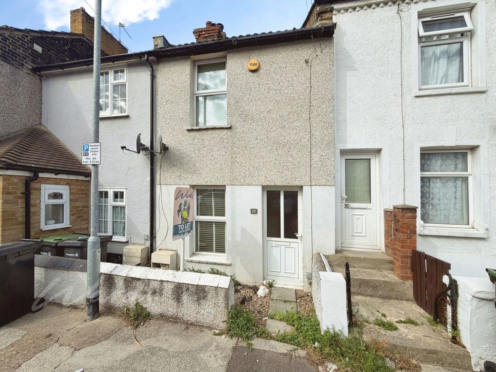 Property photo 1 of 10 Front