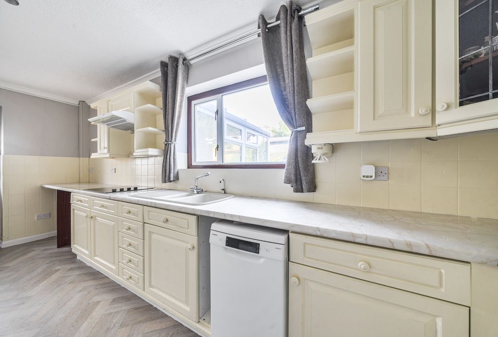 Property photo 2 of 10 1306715-9-684B118...
